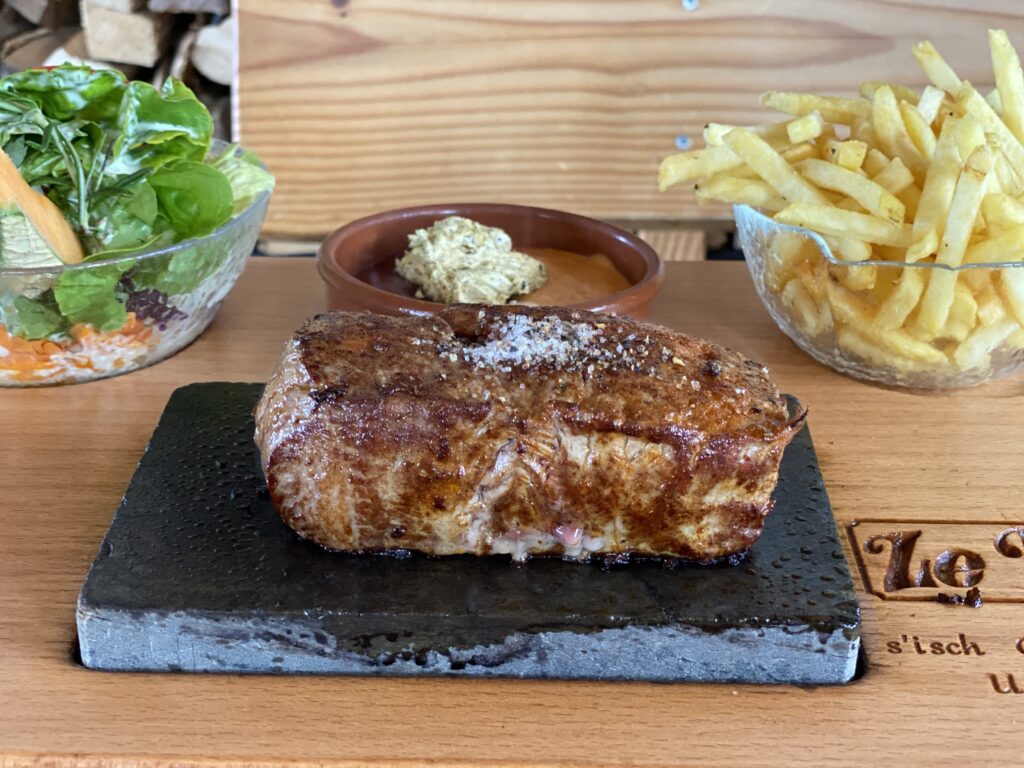 heisser Stein Entrecote am Speckstein